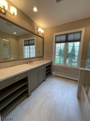 Bathroom, Dual Sink Vanities, Interior, Recessed Lighting
