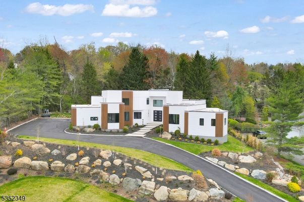Backyard, Exterior, Facade, Modern