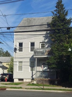 Exterior, Facade, American Foursquare
