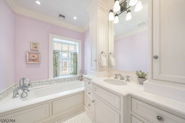 Bathroom, Interior, Recessed Lighting