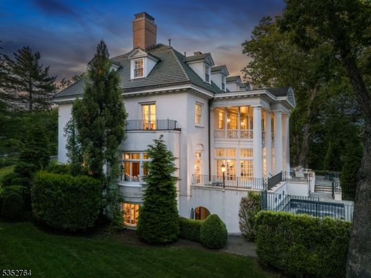 Exterior, Facade, French Provincial