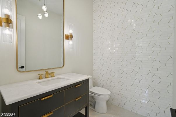 Bathroom, Interior, Pendant Lights