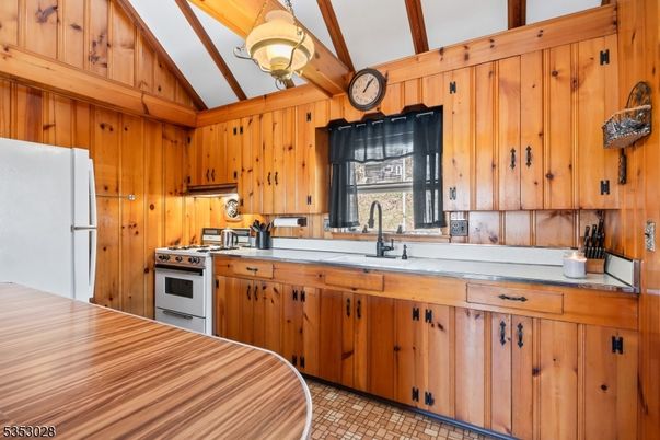 Interior, Kitchen, Wooden Beams, Wooden Walls