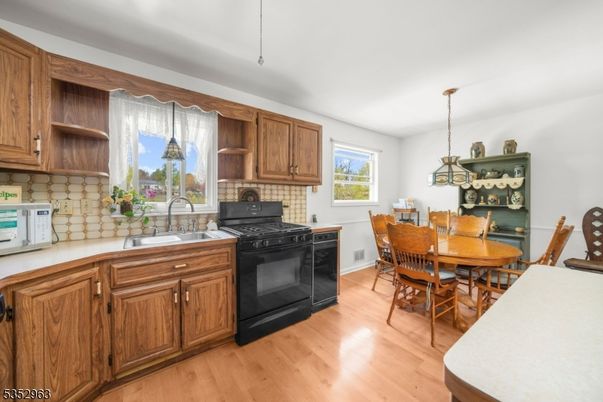 Dining room, Interior, Kitchen, Pendant Lights, Wood Texture Flooring