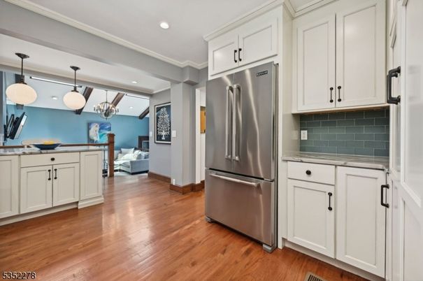 Interior, Kitchen, Living room, Pendant Lights, Recessed Lighting, Stainless Steel Appliances, Wood Texture Flooring