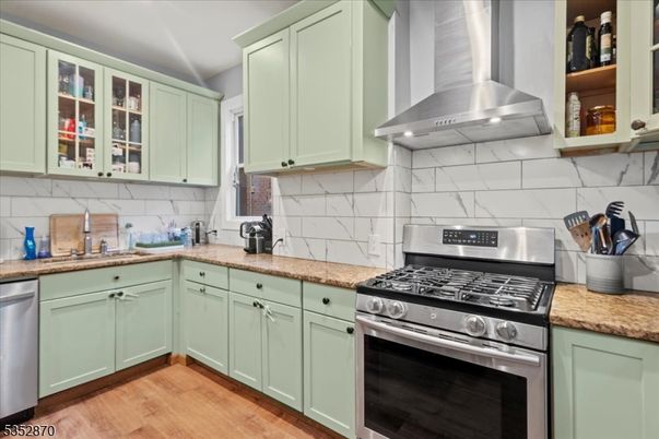 Interior, Kitchen, Stainless Steel Appliances, Wood Texture Flooring