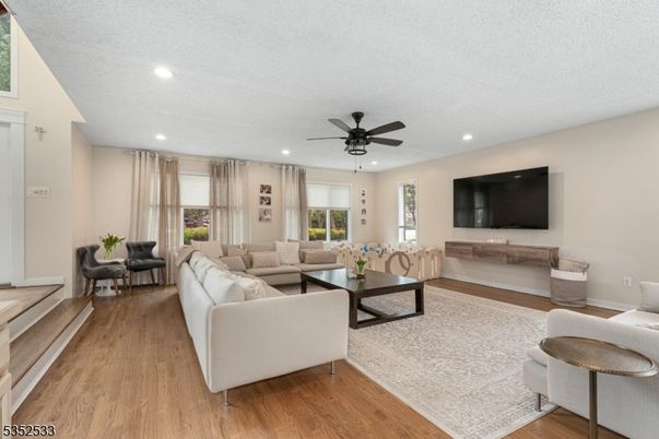 Interior, Living room, Recessed Lighting, Wood Texture Flooring