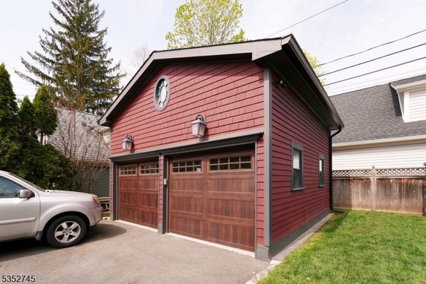 Detached Garage, Exterior