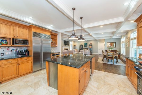 Dining room, Interior, Kitchen, Living room, Pendant Lights, Recessed Lighting, Stainless Steel Appliances, Wood Texture Flooring