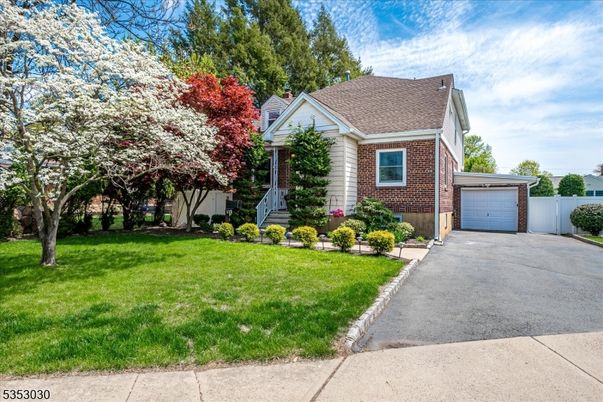 Detached Garage, Exterior, Facade, Brick Facade, Cape Cod