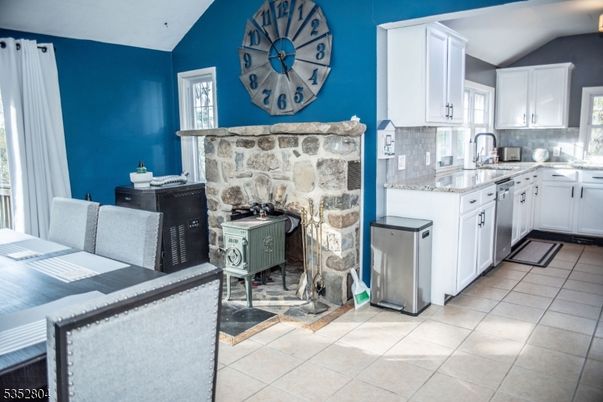 Fireplace, Interior, Kitchen