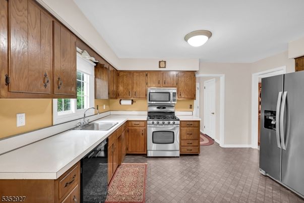 Interior, Kitchen, Stainless Steel Appliances