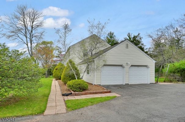Detached Garage, Exterior