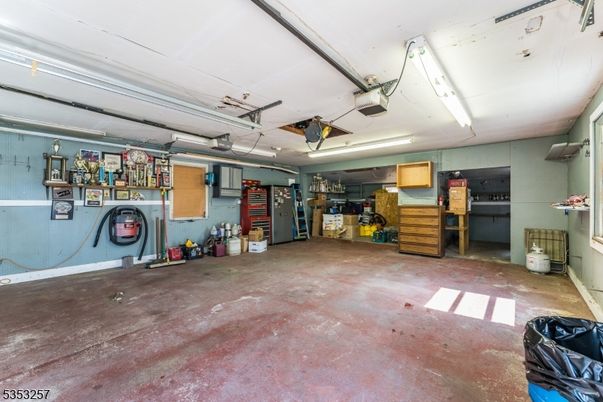 Garage, Interior