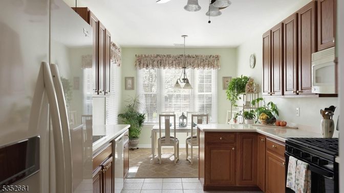Dining room, Interior, Kitchen, Pendant Lights