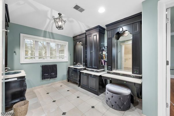Bathroom, Interior, Recessed Lighting