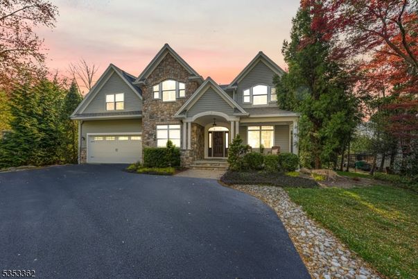 Attached, Exterior, Facade, Tudor Revival