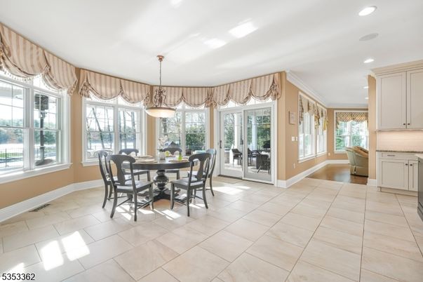 Dining room, Interior, Pendant Lights, Recessed Lighting