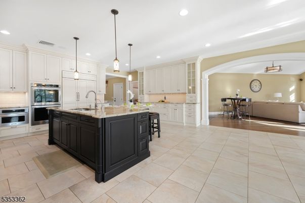 Dining room, Interior, Kitchen, Living room, Pendant Lights, Recessed Lighting, Stainless Steel Appliances