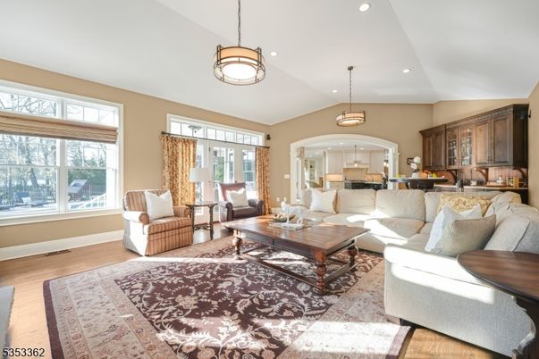 Interior, Living room, Pendant Lights, Recessed Lighting, Wood Texture Flooring