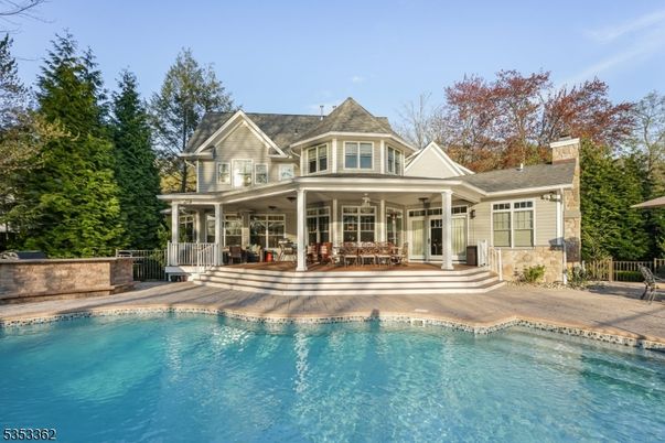 Exterior, Facade, Pool, Queen Anne Victorian