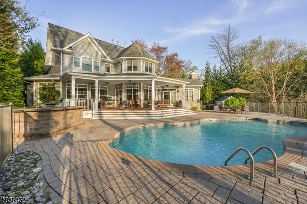 Exterior, Facade, Pool, Queen Anne Victorian