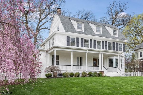 Exterior, Facade, Farmhouse