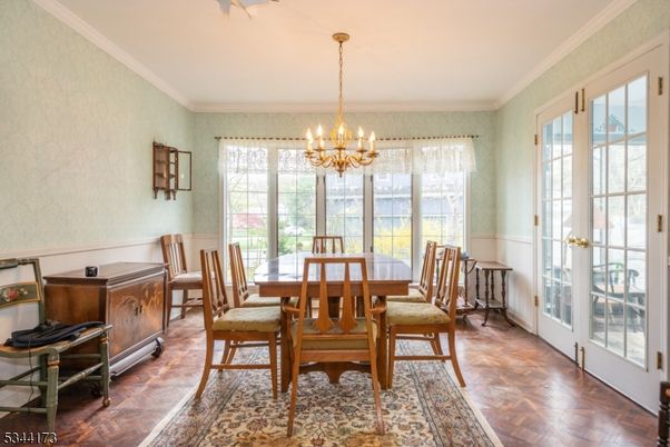 Chandelier, Dining room, Interior, Wood Texture Flooring