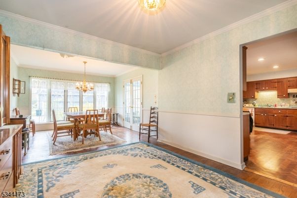 Chandelier, Dining room, Interior, Kitchen, Recessed Lighting, Wood Texture Flooring
