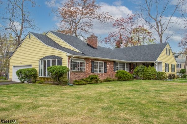 Attached, Backyard, Exterior, Facade, Brick Facade, Cape Cod