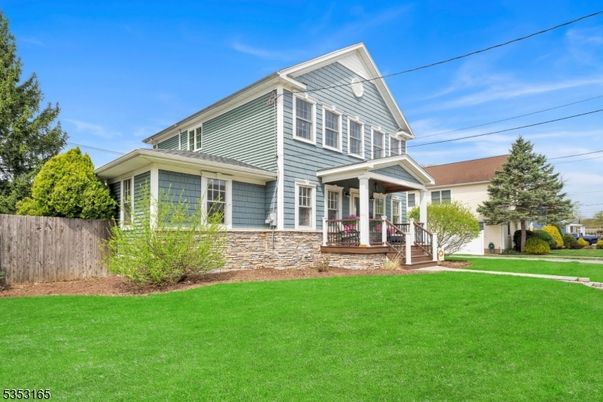 Backyard, Exterior, Facade, Queen Anne Victorian