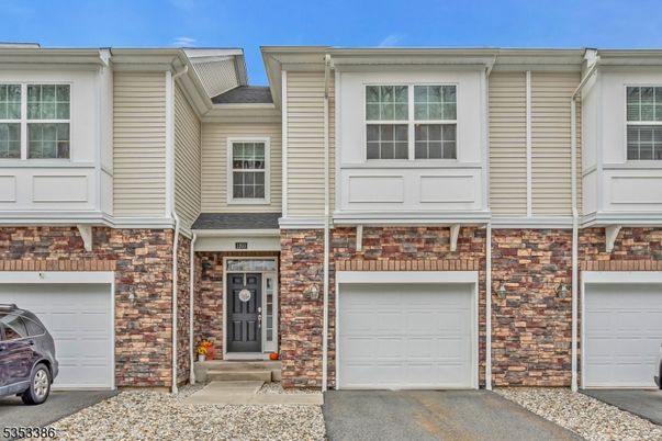 Attached, Exterior, Facade, Brick Facade, Rowhouse