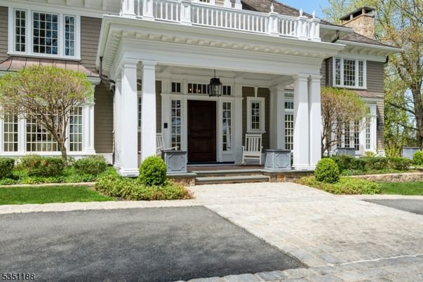 Exterior, Facade, American Foursquare