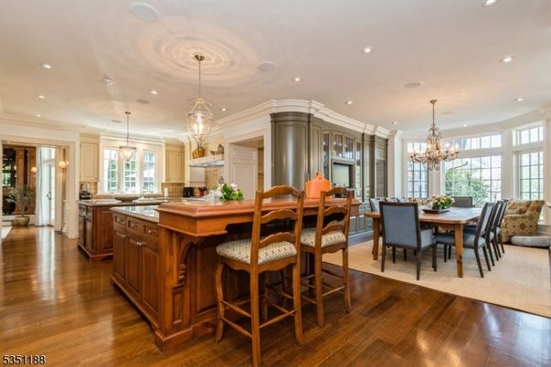 Chandelier, Dining room, Interior, Kitchen, Pendant Lights, Recessed Lighting, Wood Texture Flooring