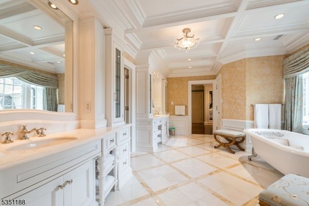 Bathroom, Interior, Recessed Lighting