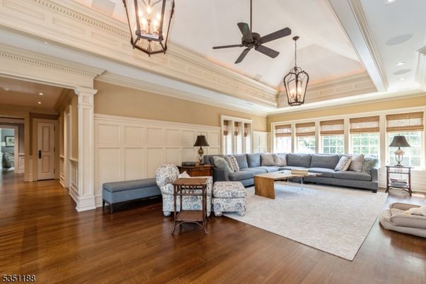 Interior, Living room, Pendant Lights, Recessed Lighting, Wood Texture Flooring