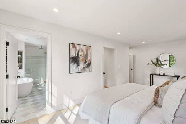 Bathroom, Bedroom, Free Standing Baths, Interior, Recessed Lighting