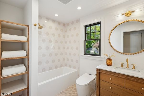 Bathroom, Interior, Recessed Lighting