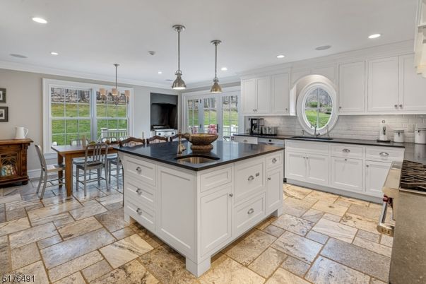 Dining room, Interior, Kitchen, Pendant Lights, Recessed Lighting, Stainless Steel Appliances