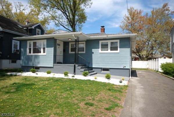 Backyard, Exterior, Facade, Cape Cod