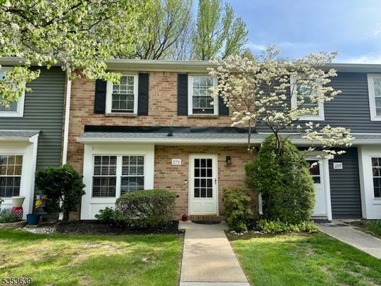 Exterior, Facade, Brick Facade, Rowhouse