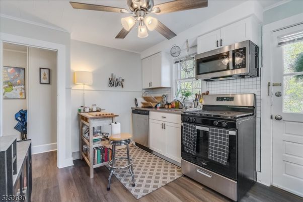Interior, Kitchen, Stainless Steel Appliances, Wood Texture Flooring