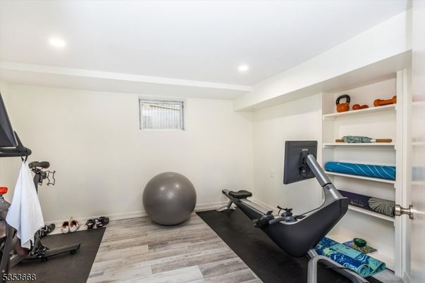 Fitness Equipment, Interior, Recessed Lighting, Wood Texture Flooring