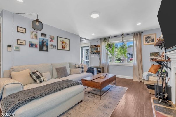 Interior, Living room, Pendant Lights, Recessed Lighting, Wood Texture Flooring