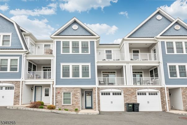 Attached, Exterior, Facade, Brick Facade, Rowhouse