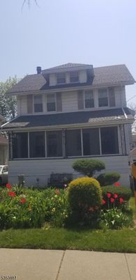 Exterior, Facade, American Foursquare