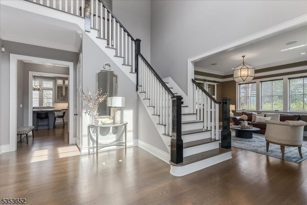 Interior, Living room, Pendant Lights, Recessed Lighting, Wood Texture Flooring