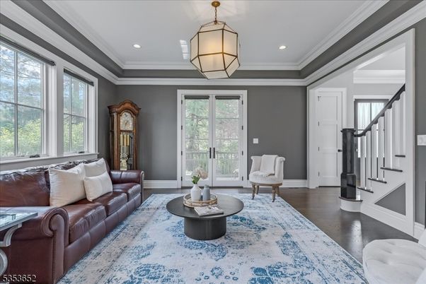 Interior, Living room, Pendant Lights, Recessed Lighting, Wood Texture Flooring