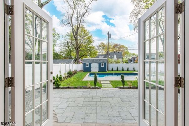 Backyard, Exterior
