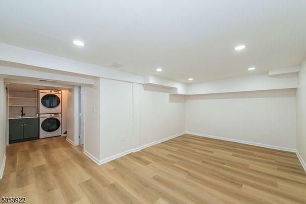 Empty room, Interior, Recessed Lighting, Washer, Wood Texture Flooring